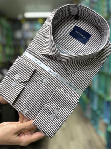 پیراهن مردانه آستین بلند راه راه کرم زمینه سفید قواره آزاد تک جیب همای