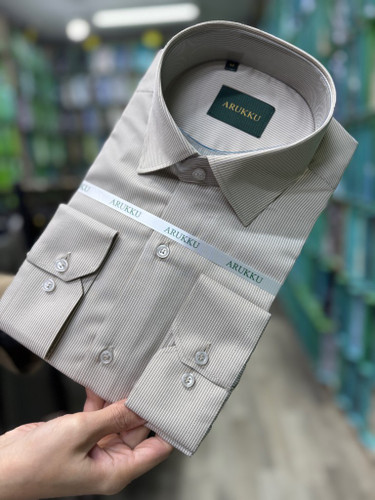 پیراهن مردانه آستین بلند راه راه ریز زمینه کرم قواره آزاد تک جیب همای