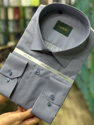 پیراهن مردانه آستین بلند راه راه ریز زمینه آبی تیره قواره آزاد تک جیب همای