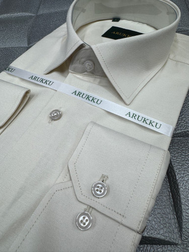 پیراهن مردانه فلورا پارچه نخی کرم روشن تک جیب قواره آزاد همای